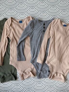 Long Sleeve Ribbed Onesie Bundle